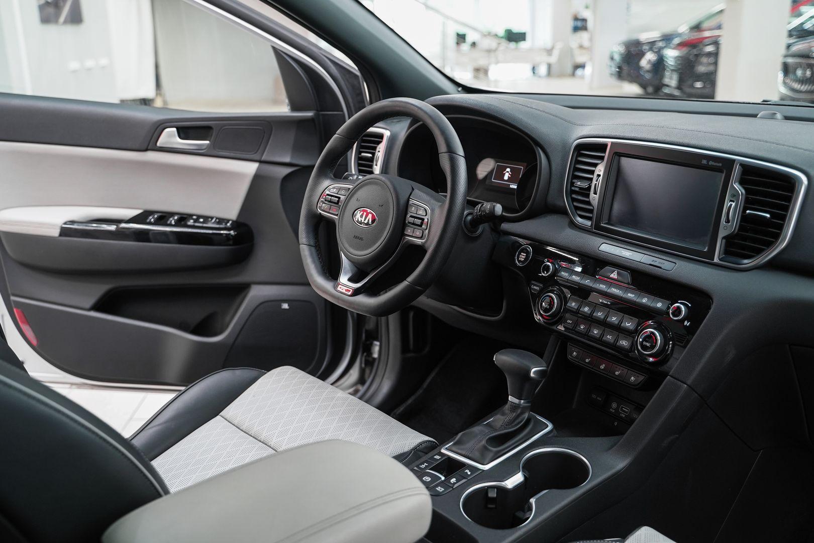 Kia Sportage 2016, серебряный, ДЦ Орехово