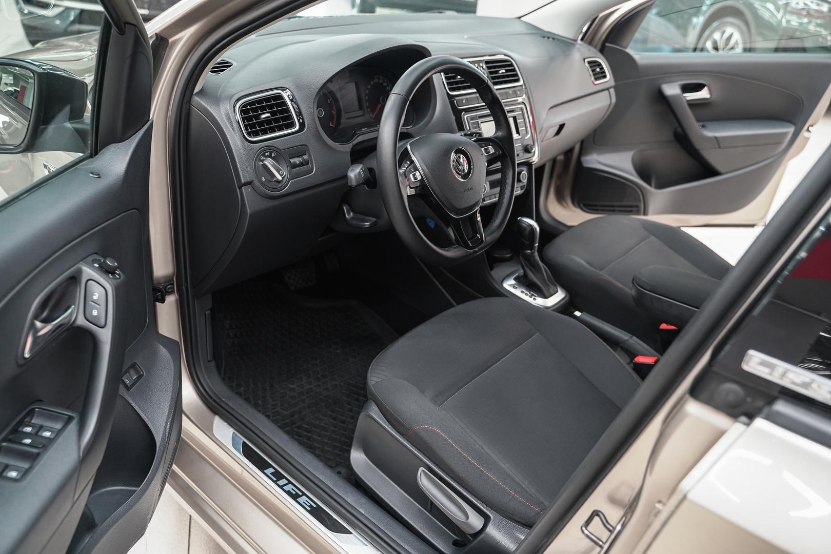 Volkswagen Polo 2017, бежевый, ДЦ Орехово