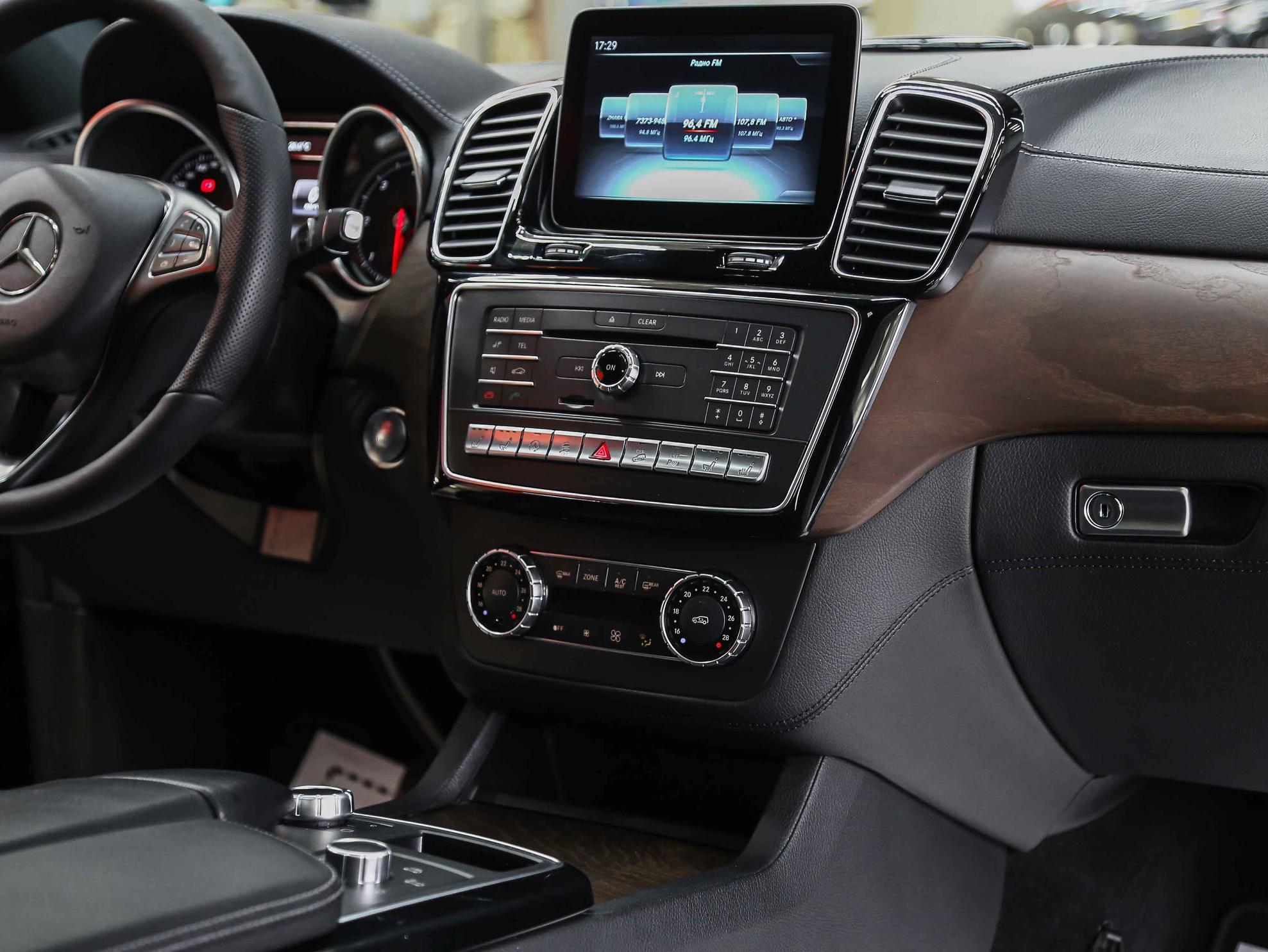 Mercedes-Benz GLE 2017, черный, ДЦ Орехово