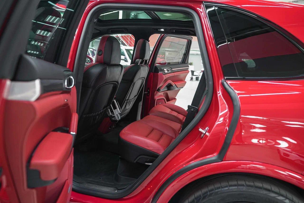 Porsche Cayenne 2016, красный, ДЦ Орехово
