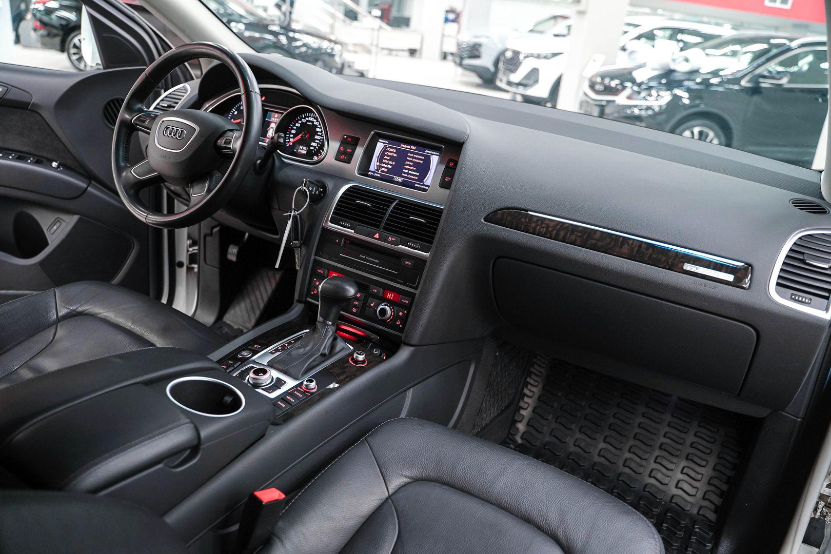 Audi Q7 2013, белый, ДЦ Орехово