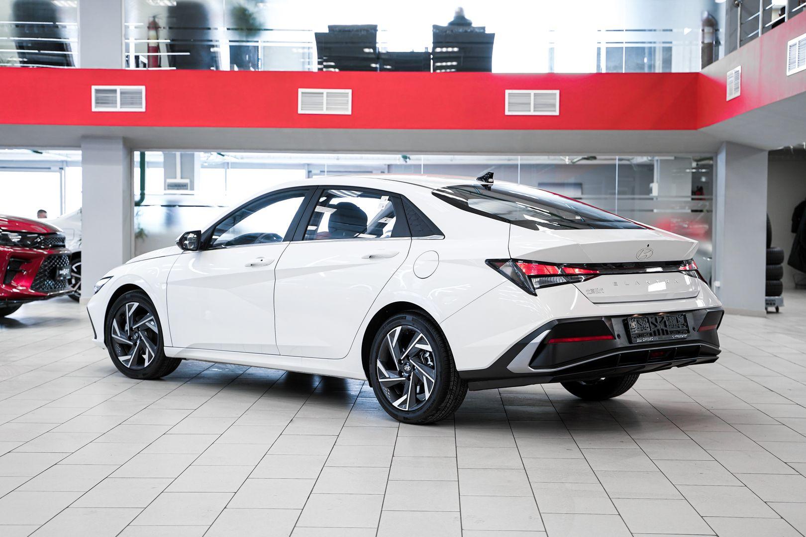 Hyundai Elantra 2024, белый, ДЦ Орехово