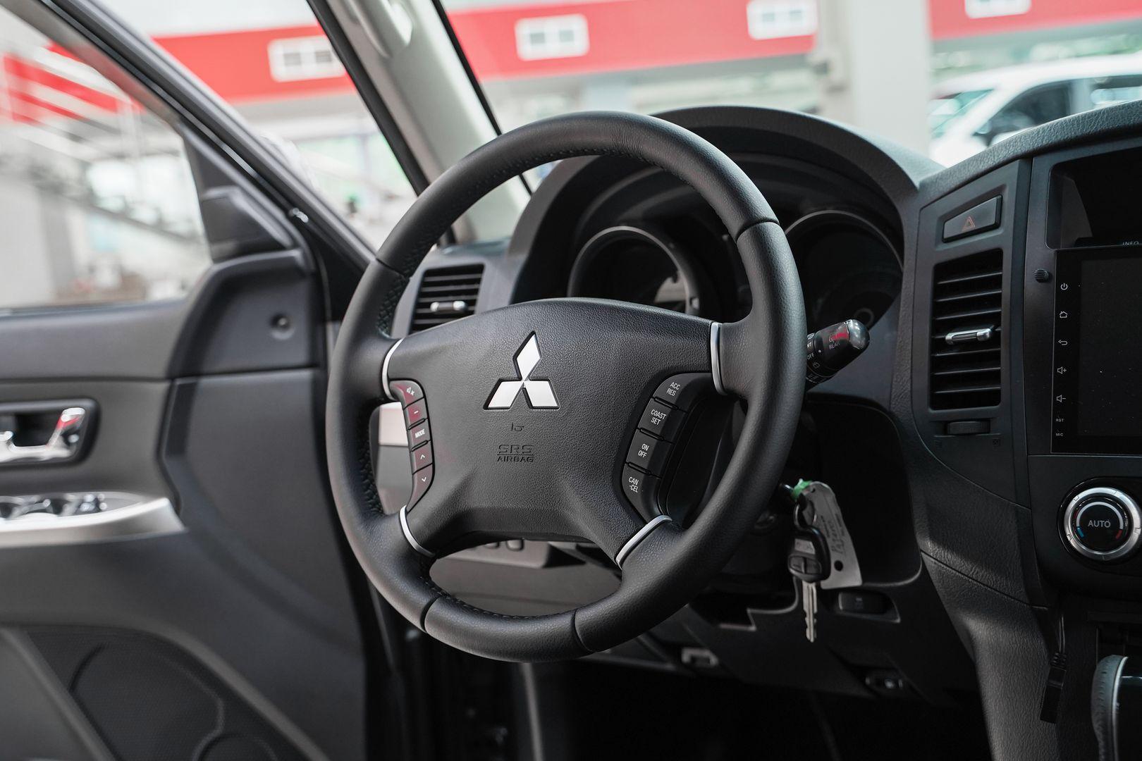 Mitsubishi Pajero 2013, серый, ДЦ Орехово