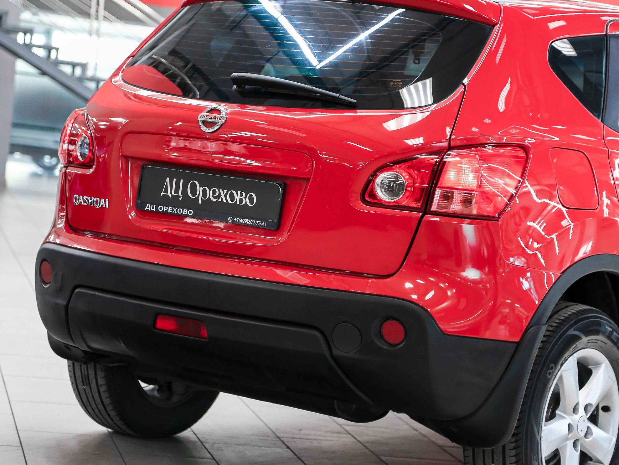 Nissan Qashqai 2008, красный, ДЦ Орехово