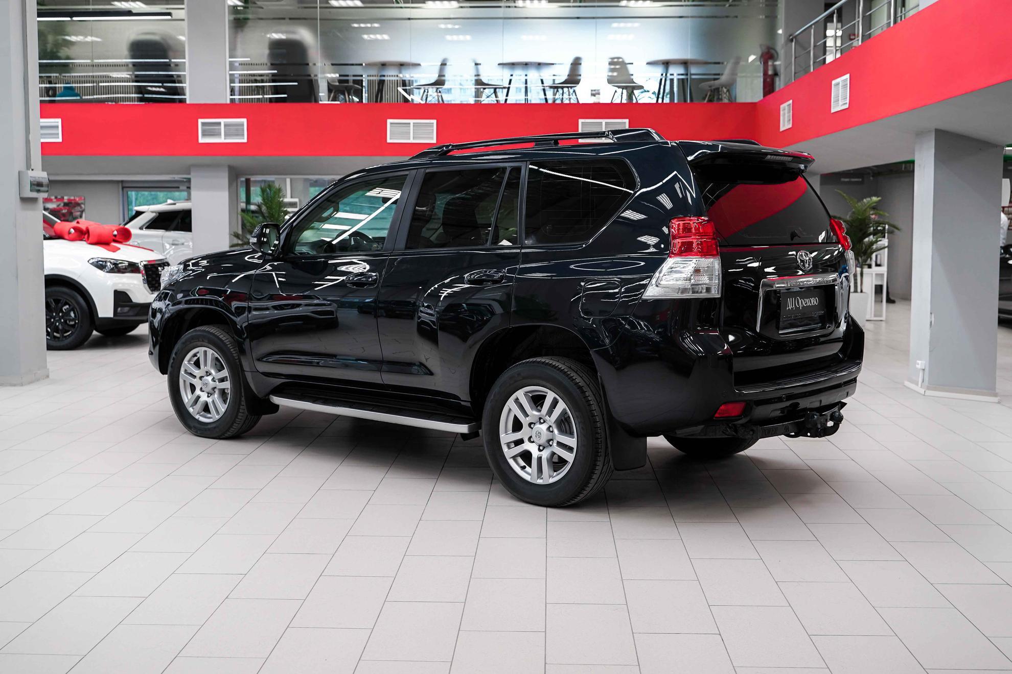 Toyota Land Cruiser Prado 2013, серый, ДЦ Орехово