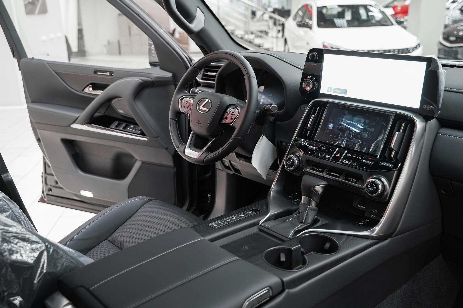 Lexus LX 2025, черный, ДЦ Орехово
