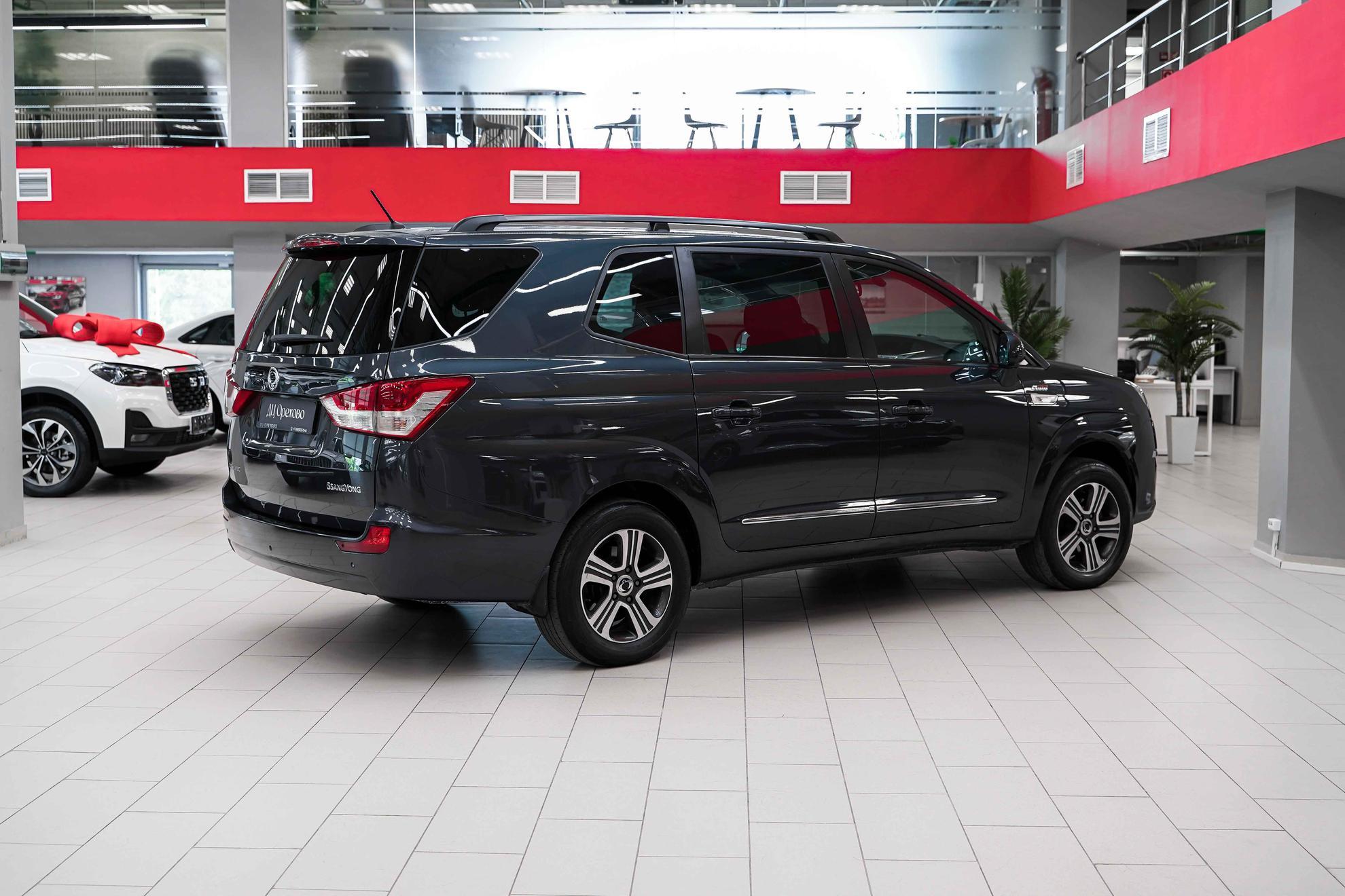 SsangYong Stavic 2014, серый, ДЦ Орехово
