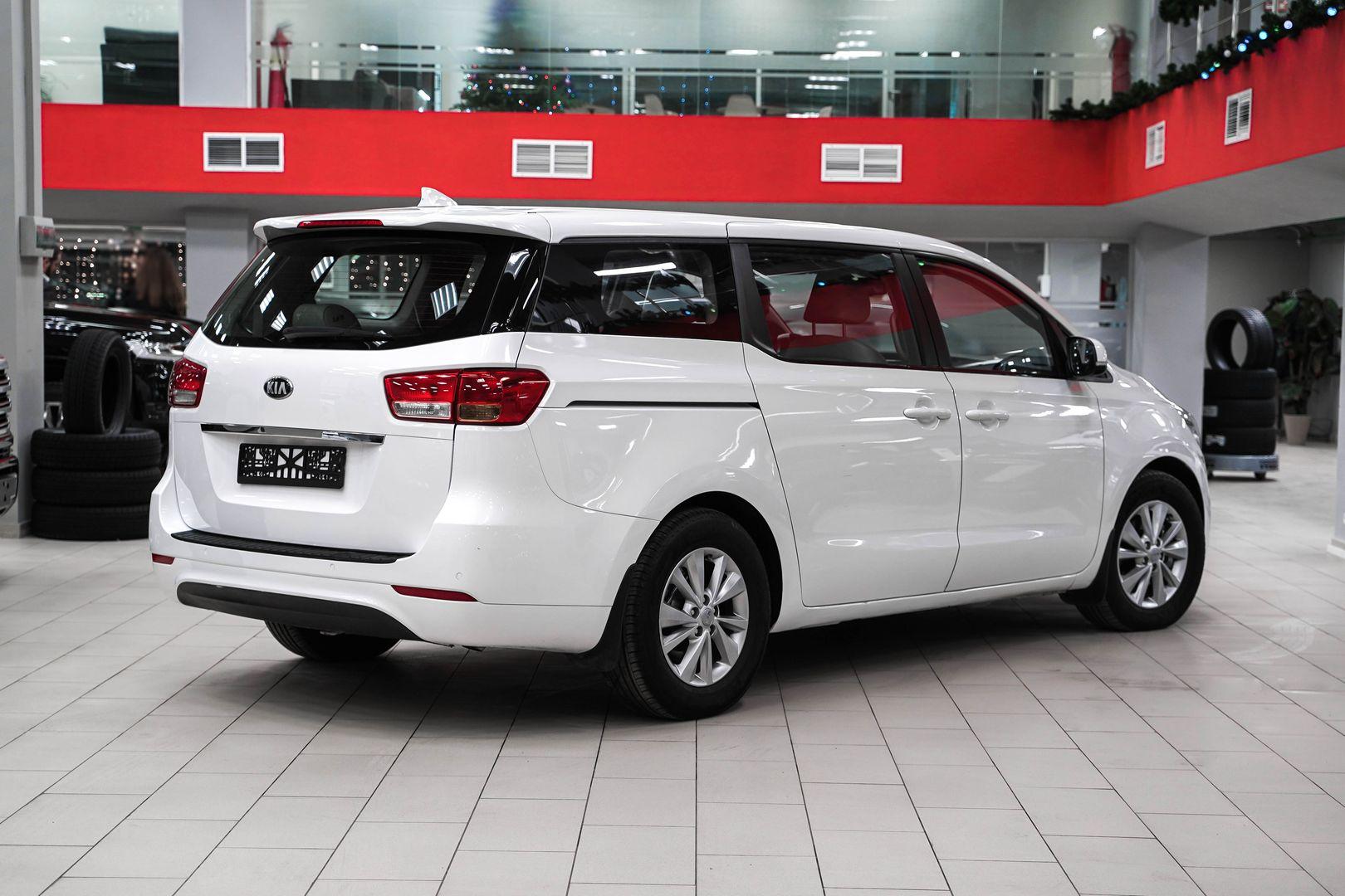 Kia Carnival 2016, белый, ДЦ Орехово