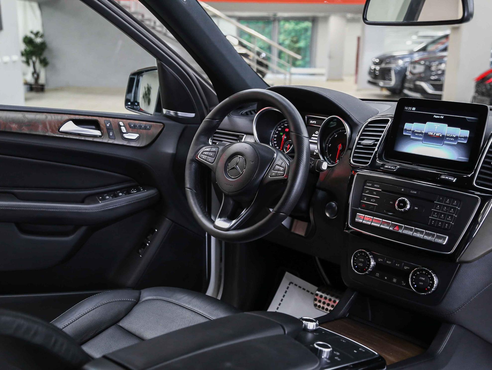 Mercedes-Benz GLS 2017, белый, ДЦ Орехово
