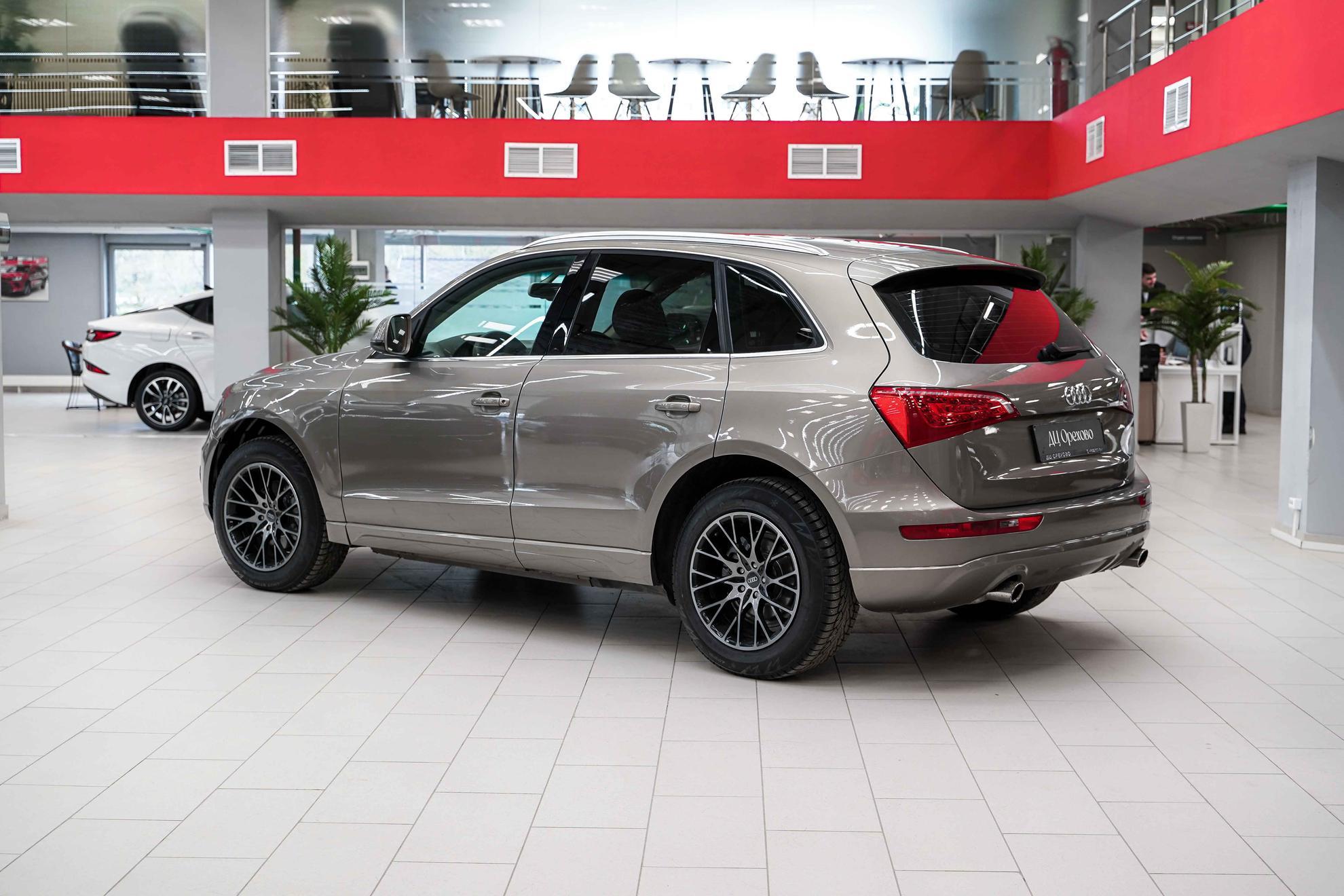 Audi Q5 2010, бежевый, ДЦ Орехово