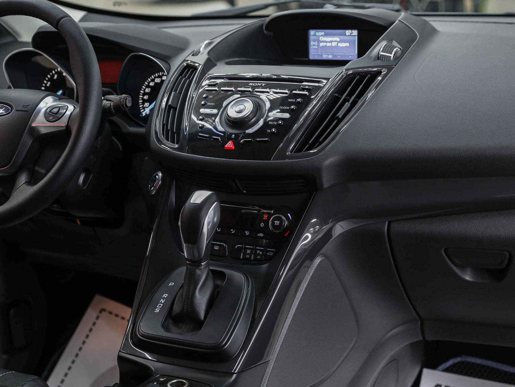 Ford Kuga 2014, белый, ДЦ Орехово