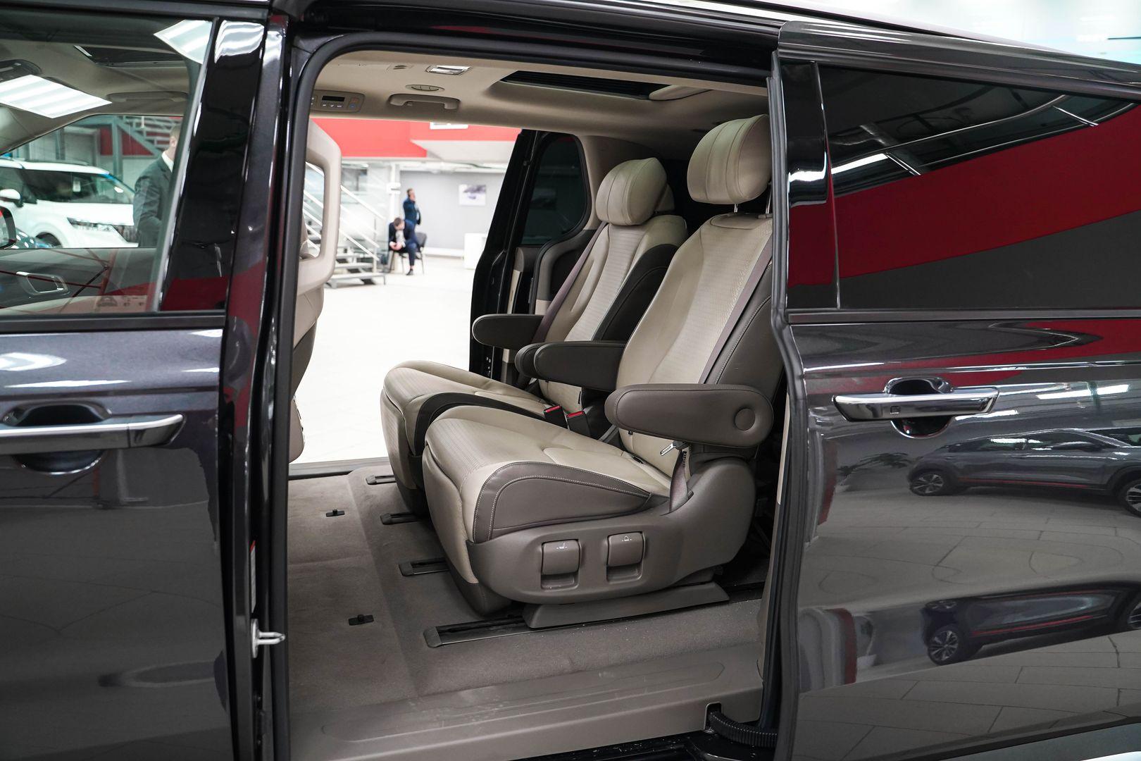 Kia Carnival 2020, серый, ДЦ Орехово