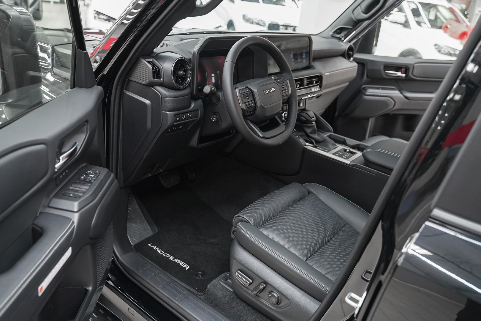 Toyota Land Cruiser Prado 2025, черный, ДЦ Орехово