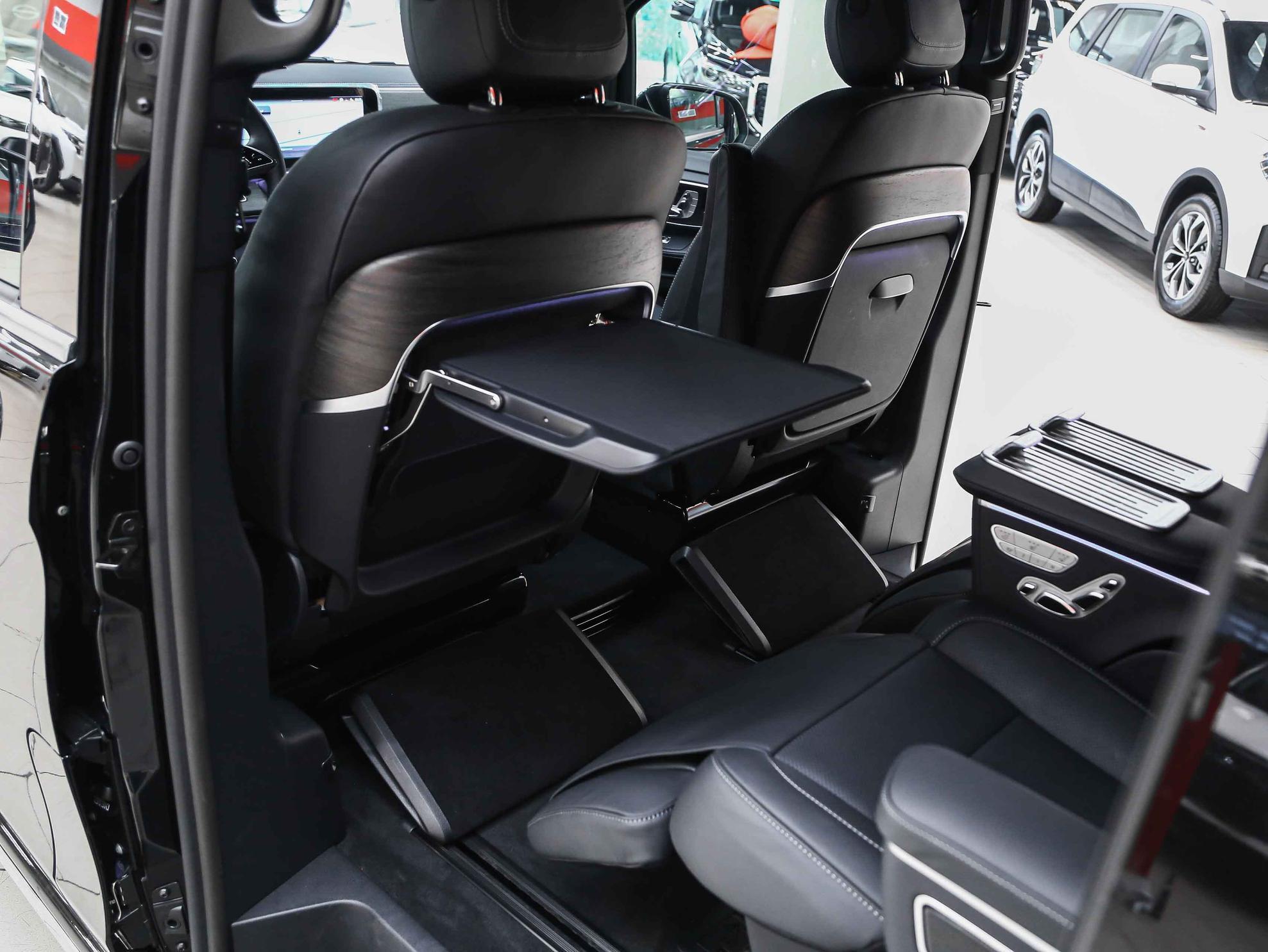 Mercedes-Benz V-Класс 2026, черный, ДЦ Орехово