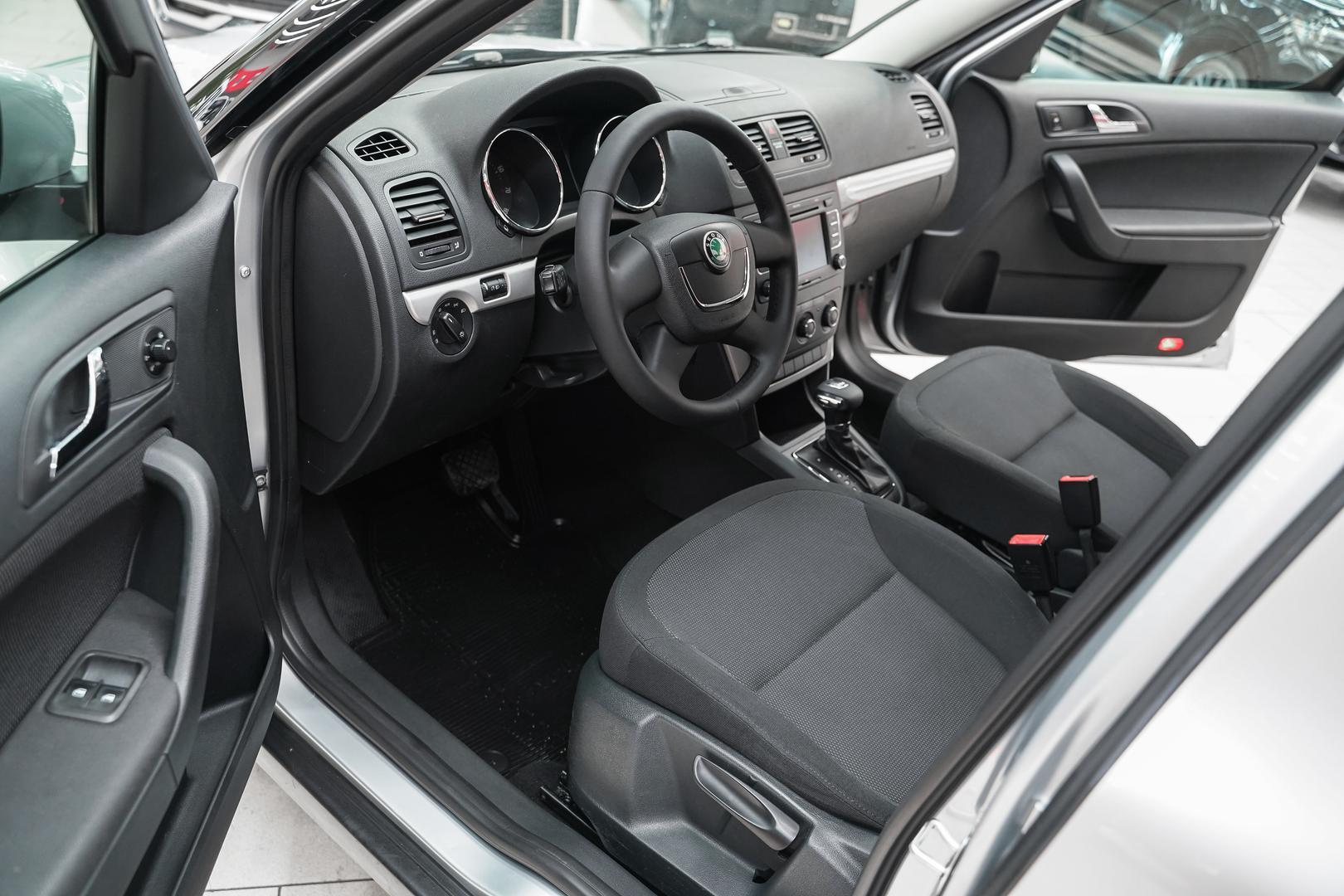 Skoda Yeti 2012, серебряный, ДЦ Орехово