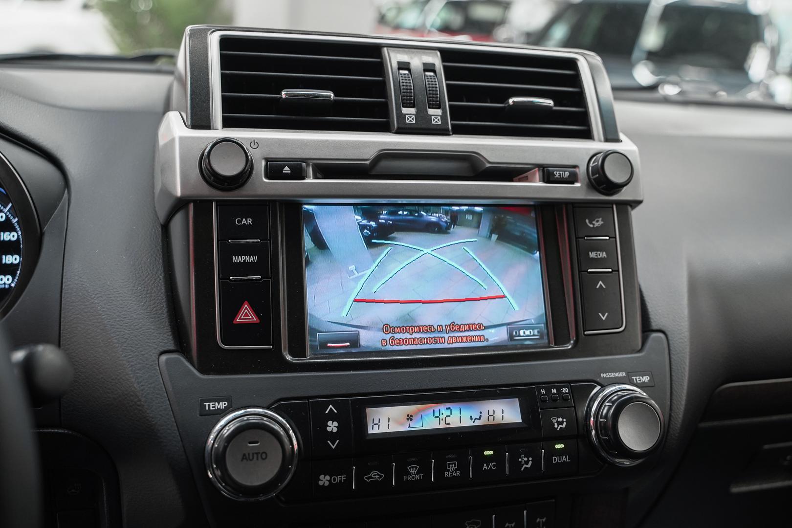 Toyota Land Cruiser Prado 2014, белый, ДЦ Орехово