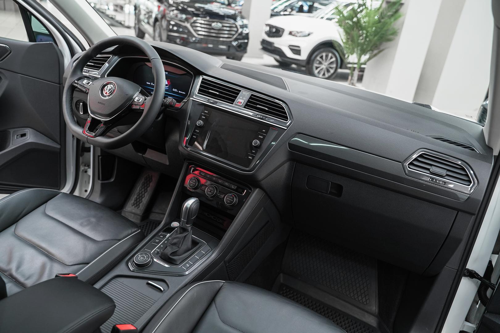 Volkswagen Tiguan 2018, белый, ДЦ Орехово