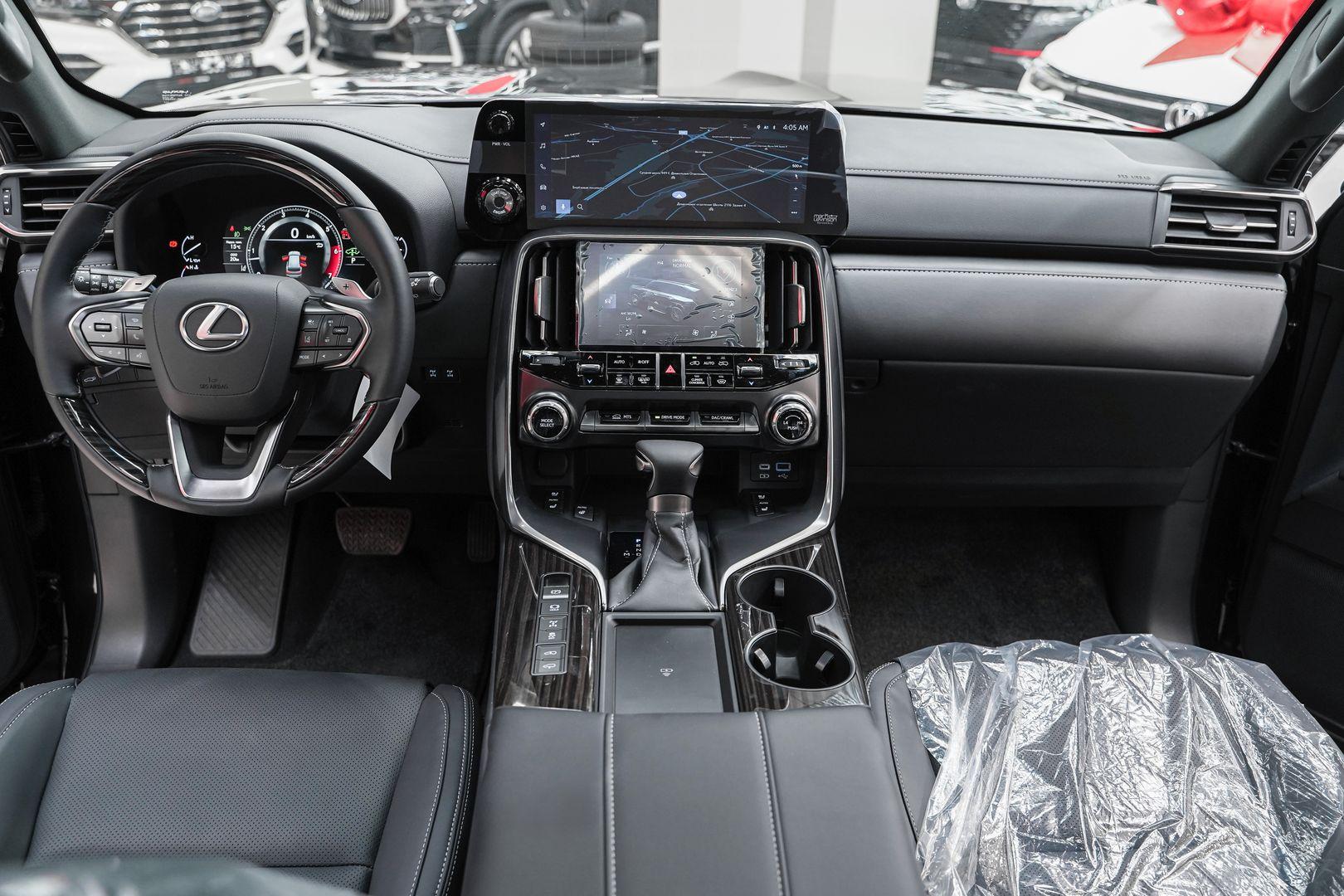 Lexus LX 2024, черный, ДЦ Орехово