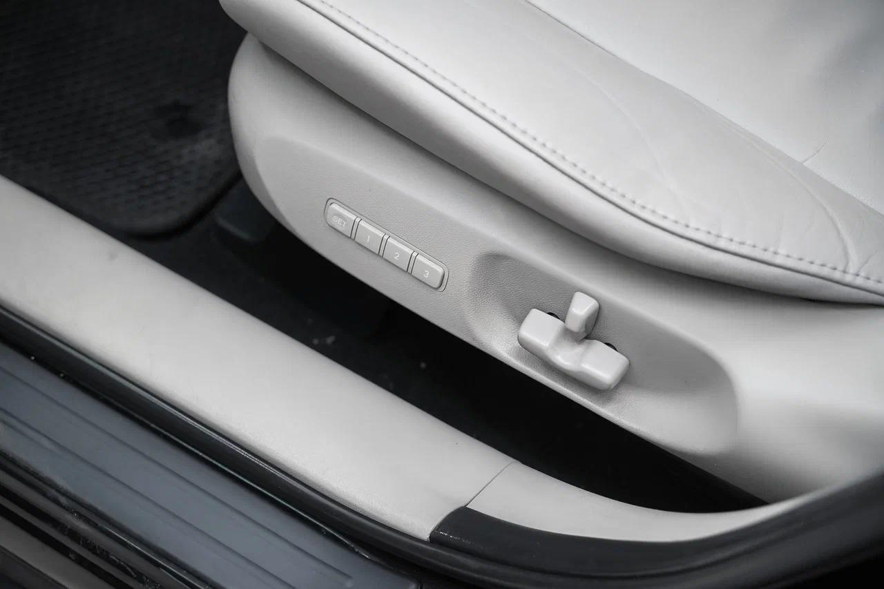 Mazda CX-7 2011, черный, ДЦ Орехово