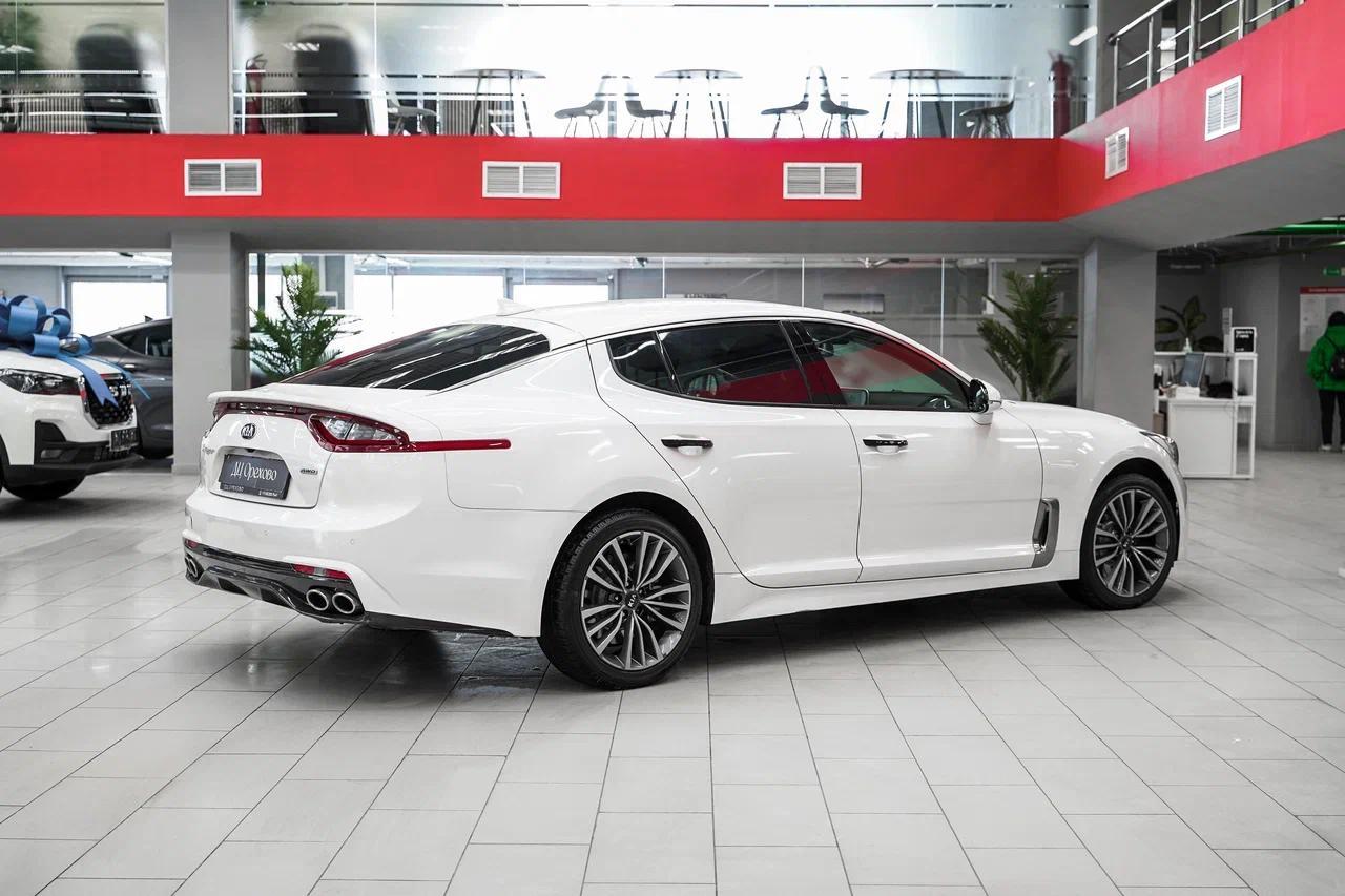 Kia Stinger 2018, белый, ДЦ Орехово