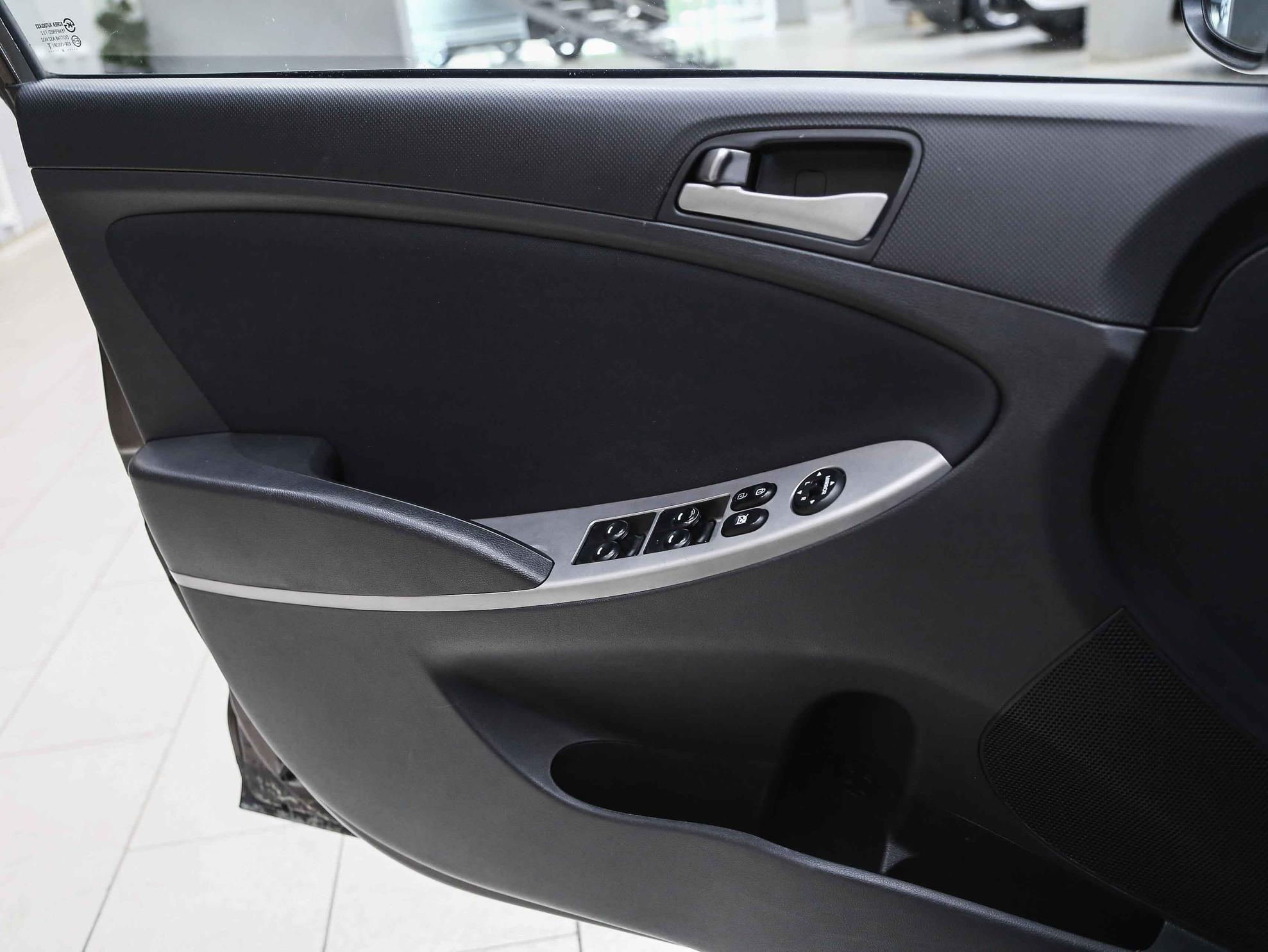 Hyundai Solaris 2014, коричневый, ДЦ Орехово
