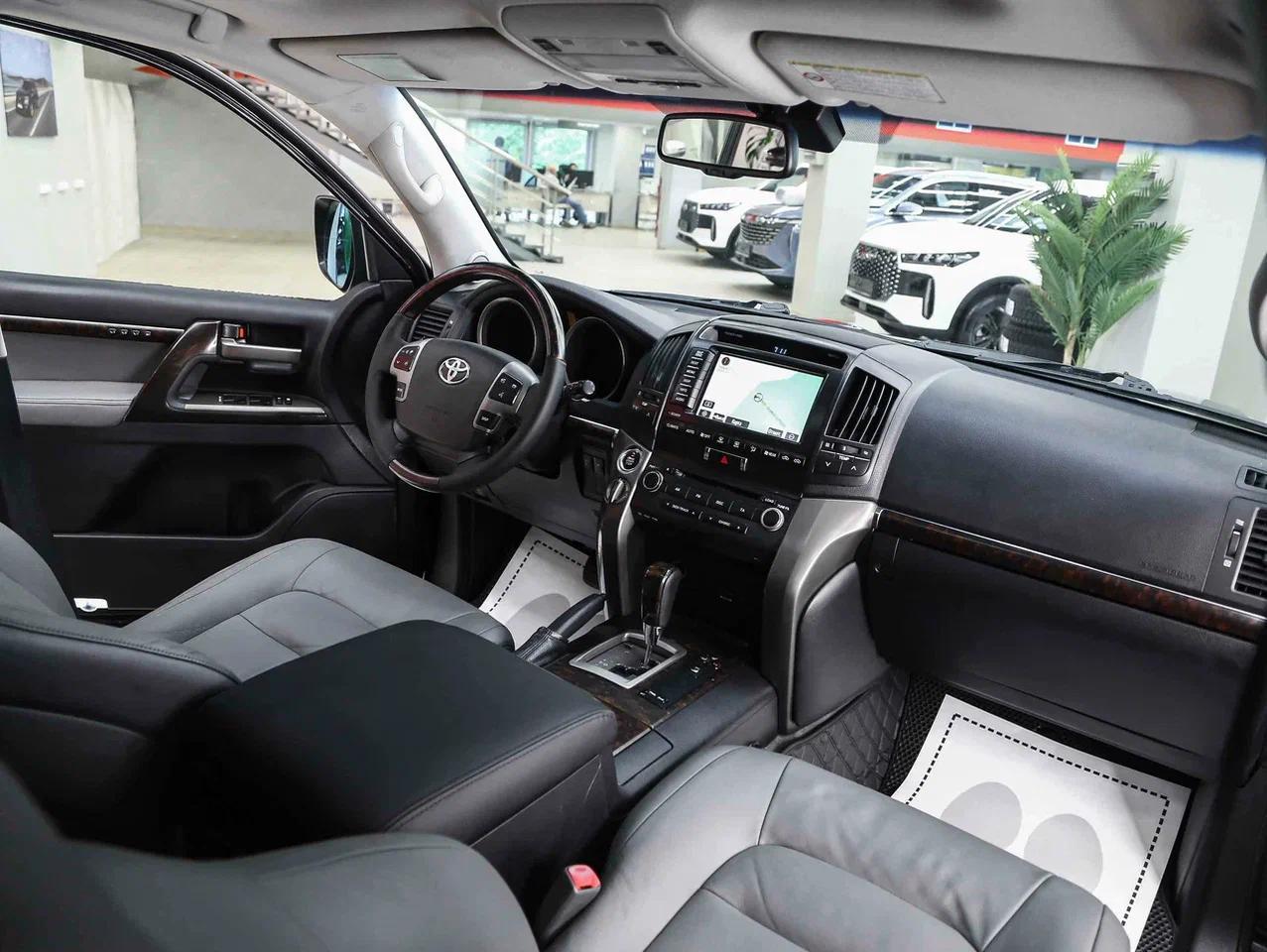 Toyota Land Cruiser 2008, черный, ДЦ Орехово