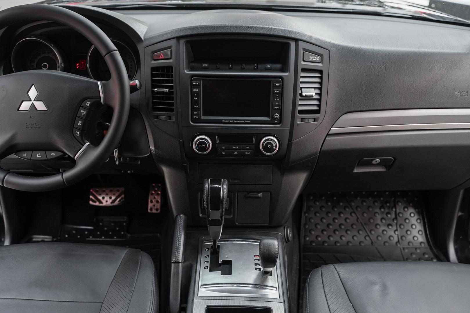 Mitsubishi Pajero 2011, черный, ДЦ Орехово