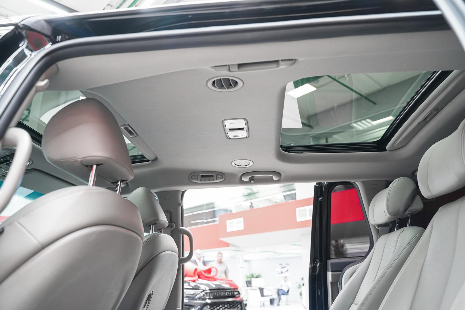 Kia Carnival 2017, черный, ДЦ Орехово