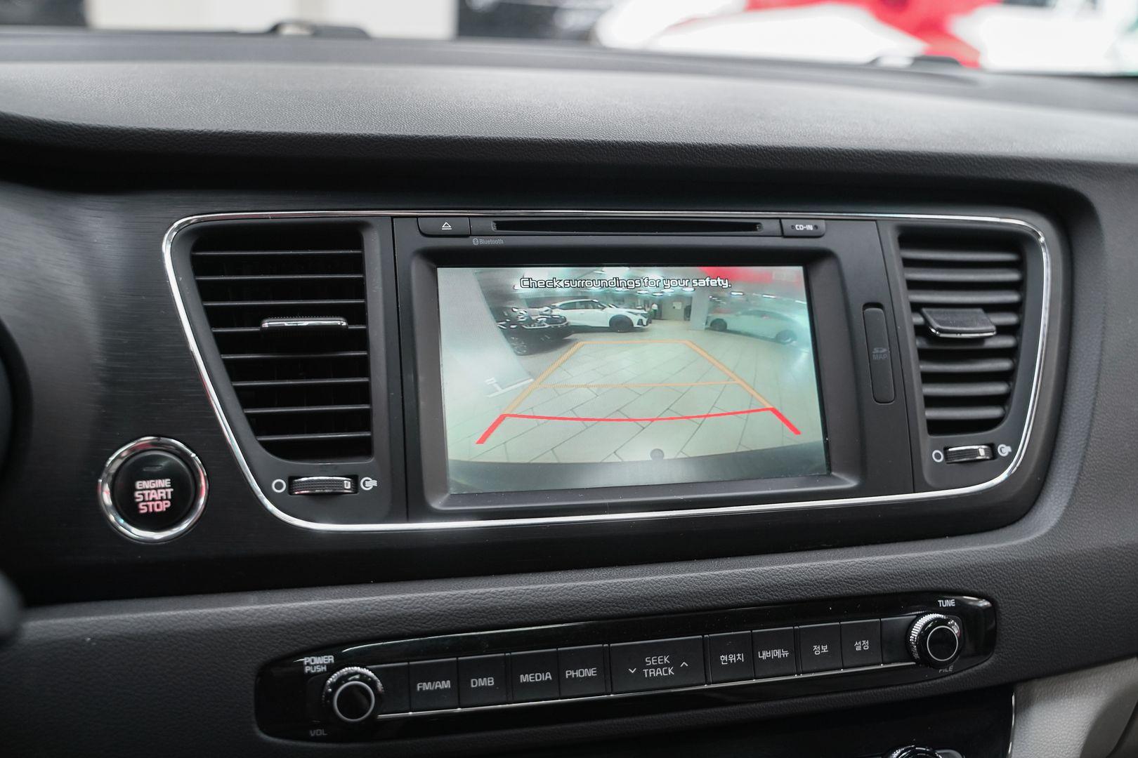 Kia Carnival 2016, серый, ДЦ Орехово