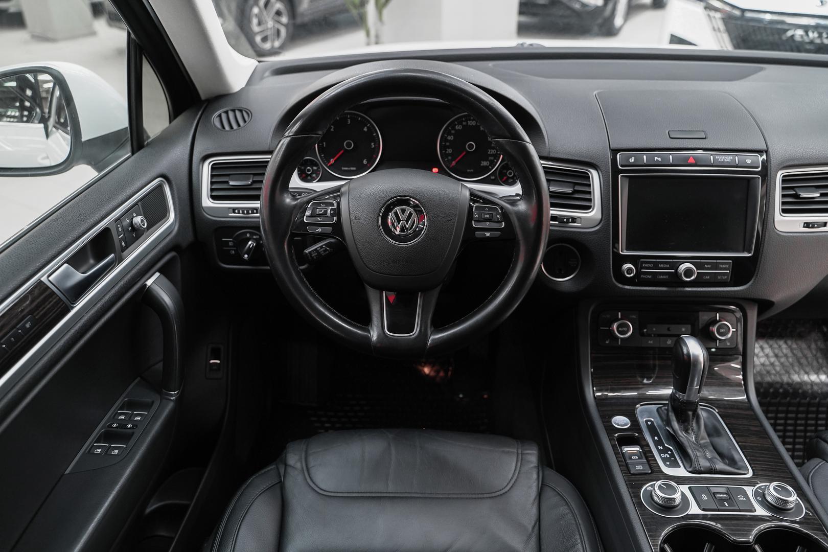 Volkswagen Touareg 2014, белый, ДЦ Орехово