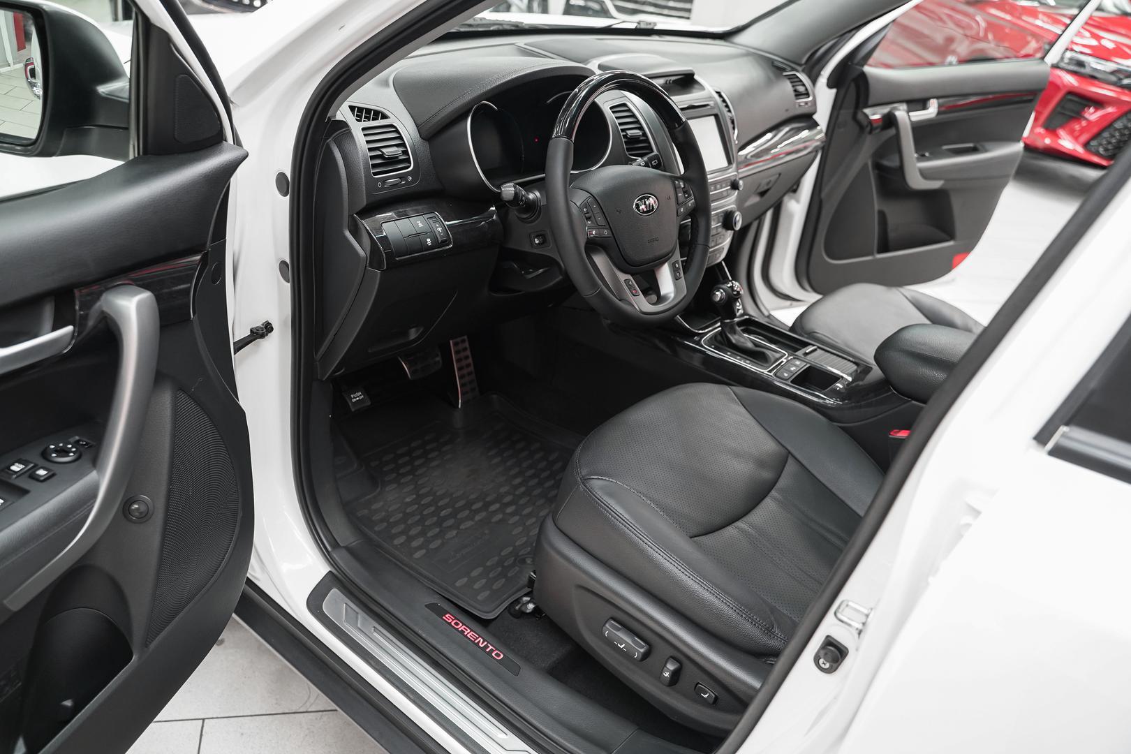 Kia Sorento 2015, белый, ДЦ Орехово