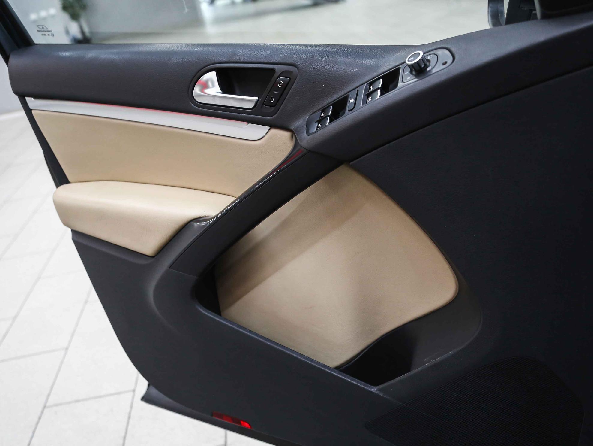 Volkswagen Tiguan 2011, черный, ДЦ Орехово