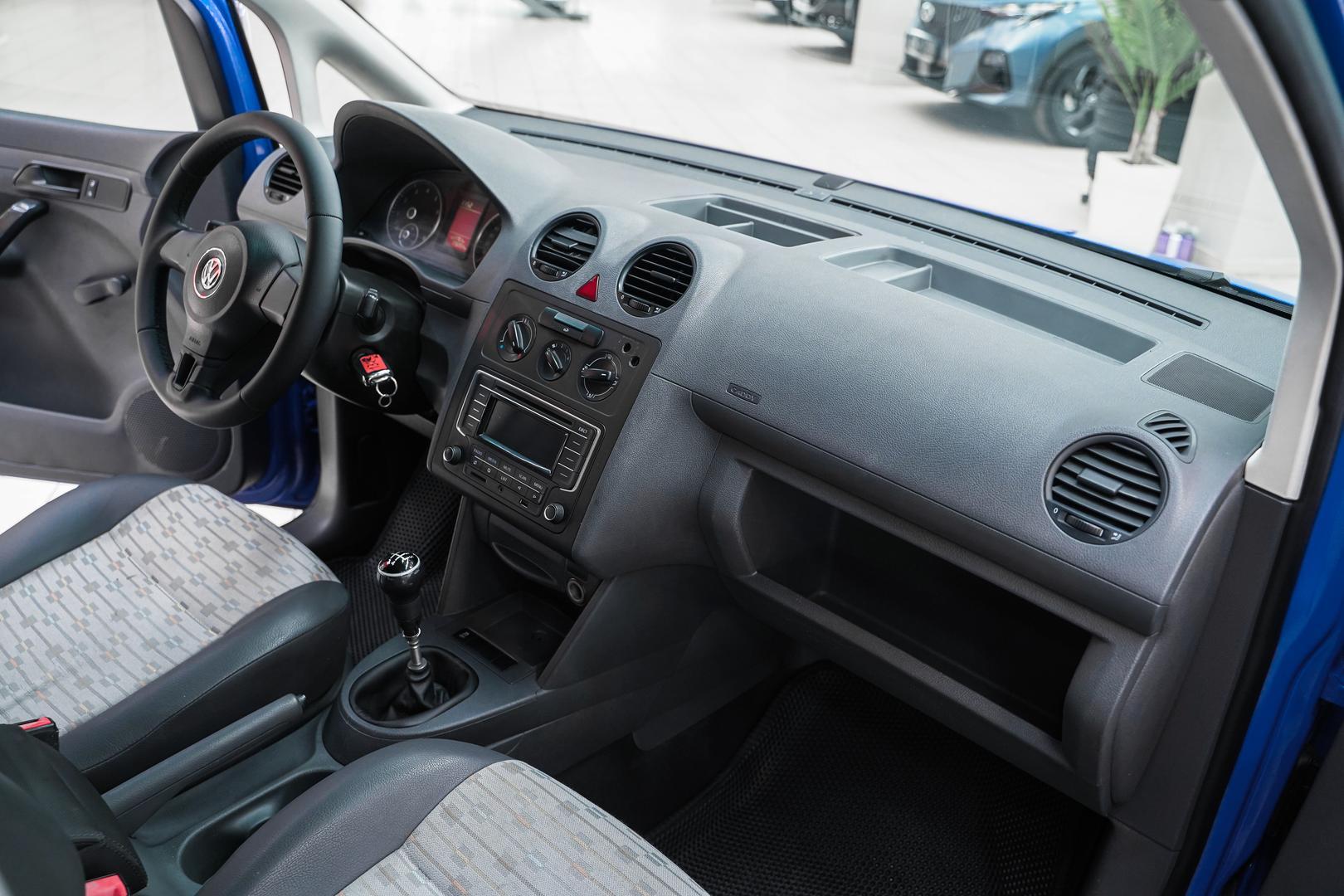Volkswagen Caddy 2010, синий, ДЦ Орехово