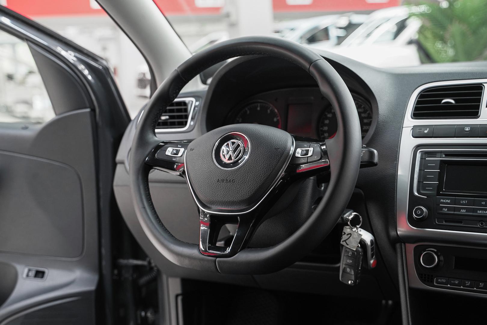 Volkswagen Polo 2016, черный, ДЦ Орехово