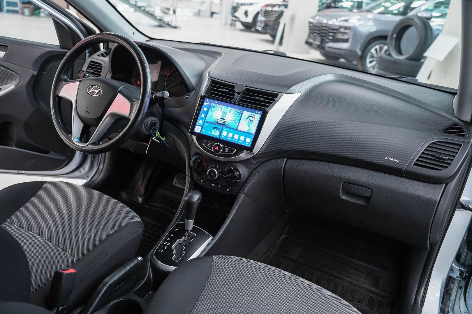 Hyundai Solaris 2011, серый, ДЦ Орехово