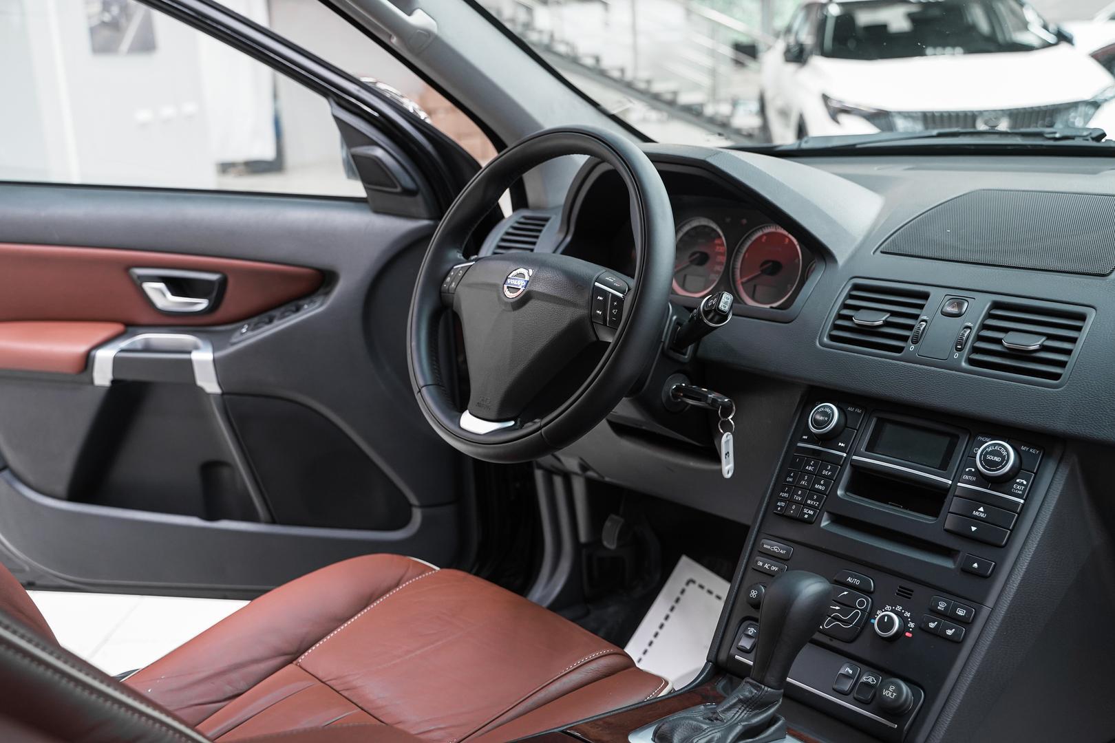 Volvo XC90 2013, черный, ДЦ Орехово