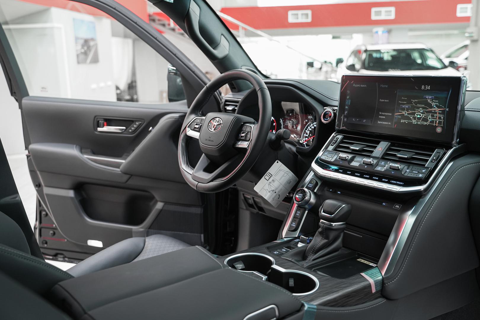 Toyota Land Cruiser 2024, черный, ДЦ Орехово