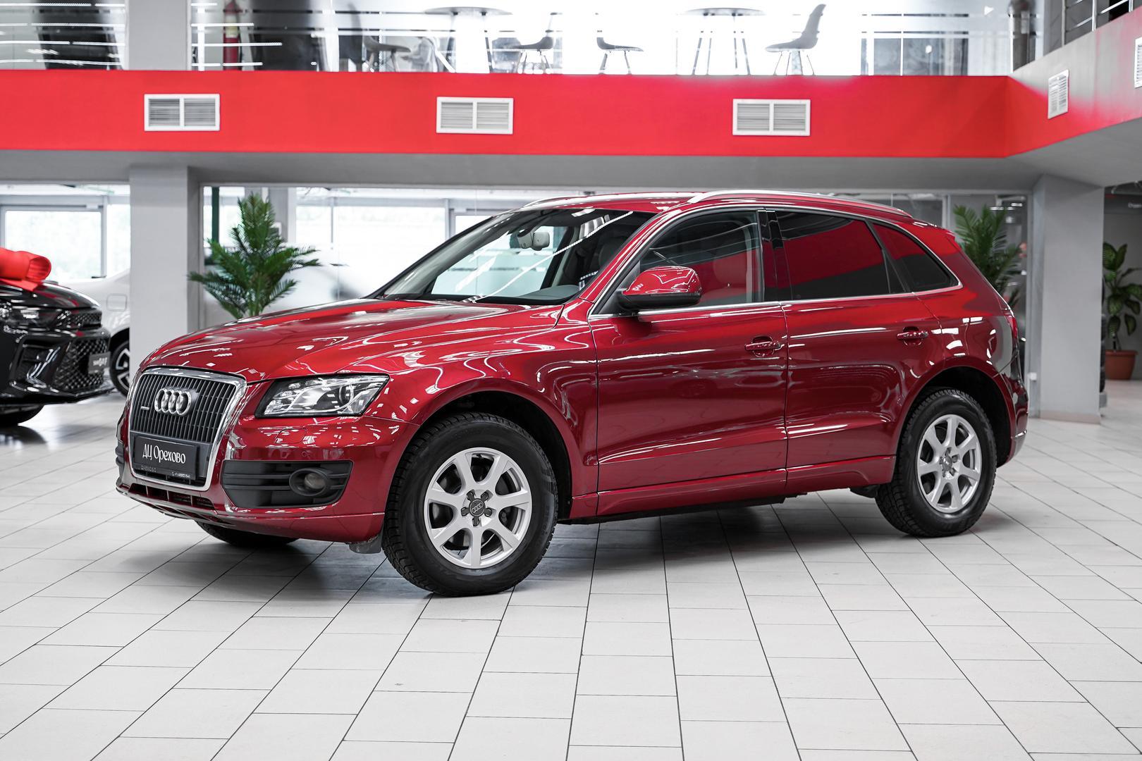 Audi Q5 2010, красный, ДЦ Орехово
