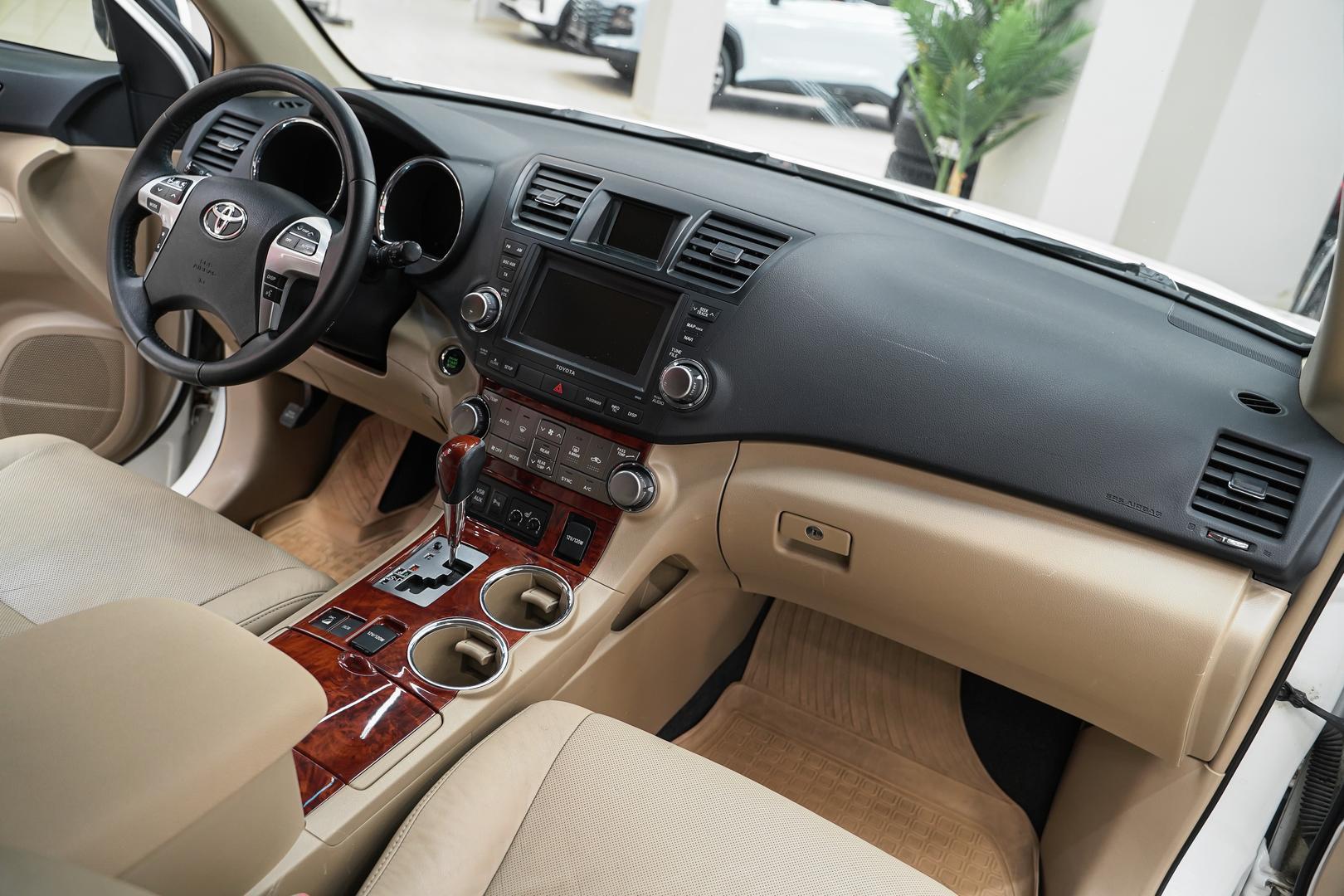 Toyota Highlander 2011, белый, ДЦ Орехово