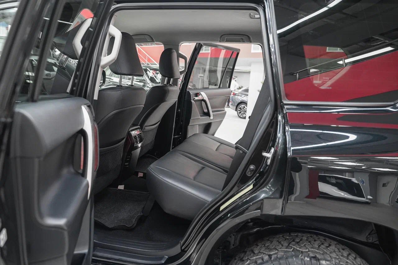 Toyota Land Cruiser Prado 2016, черный, ДЦ Орехово