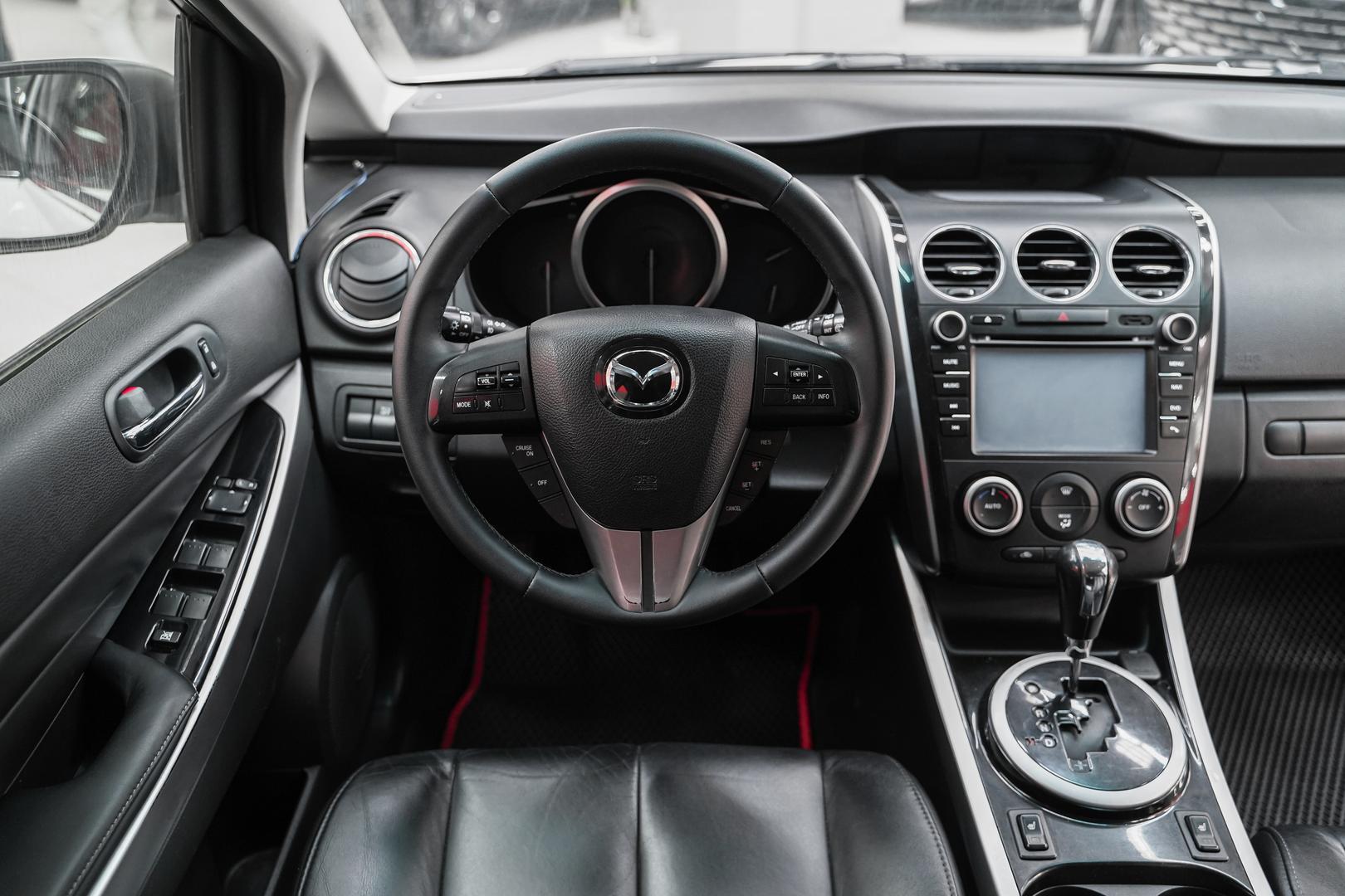 Mazda CX-7 2010, белый, ДЦ Орехово