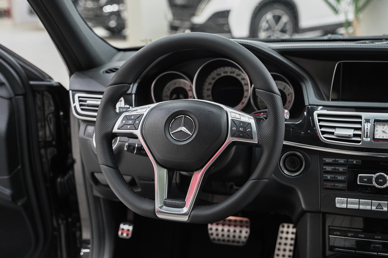 Mercedes-Benz E-Класс 2014, черный, ДЦ Орехово