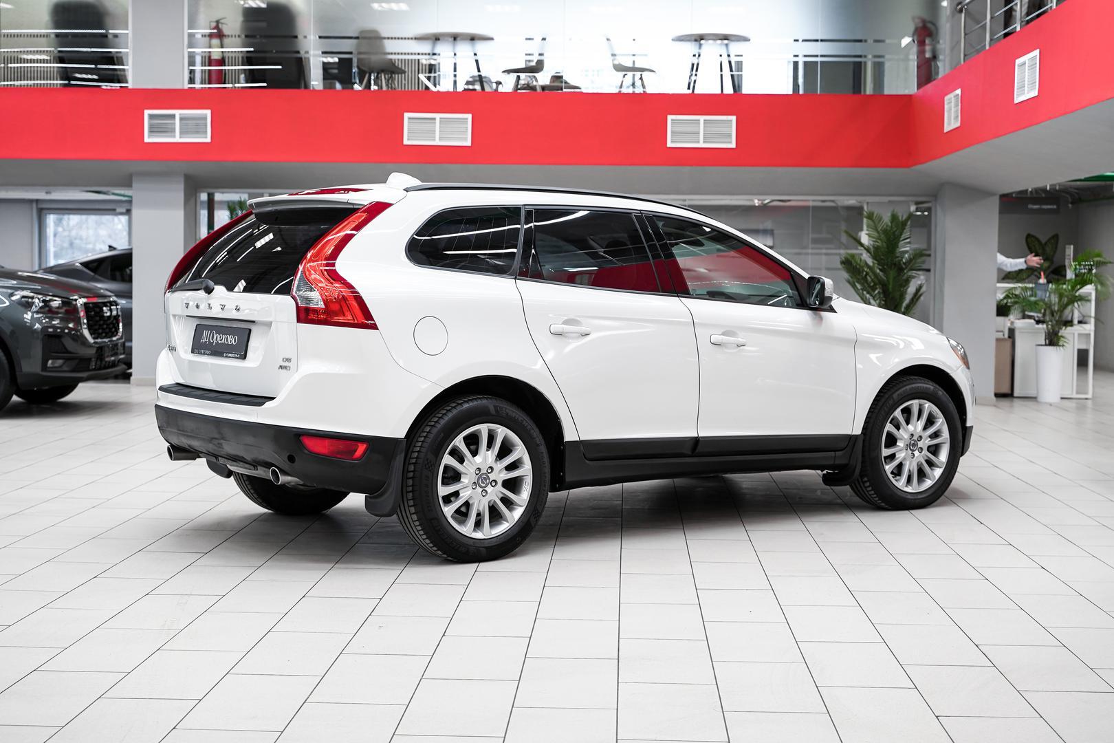 Volvo XC60 2010, белый, ДЦ Орехово