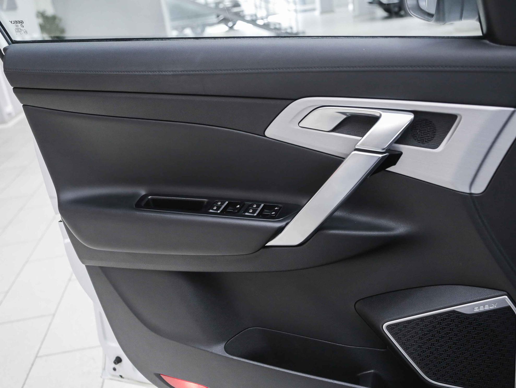 Geely Atlas 2019, белый, ДЦ Орехово
