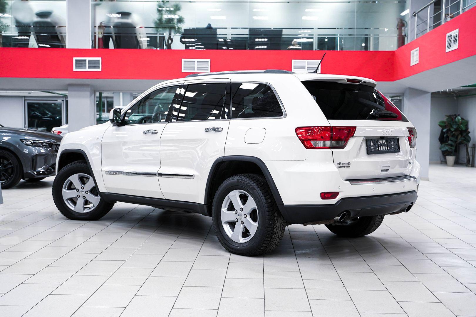Jeep Grand Cherokee 2011, белый, ДЦ Орехово