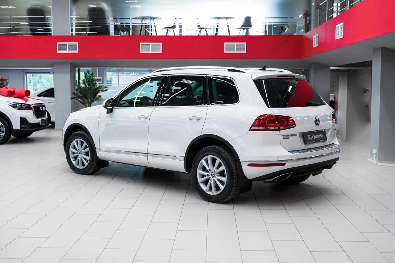 Volkswagen Touareg 2016, белый, ДЦ Орехово
