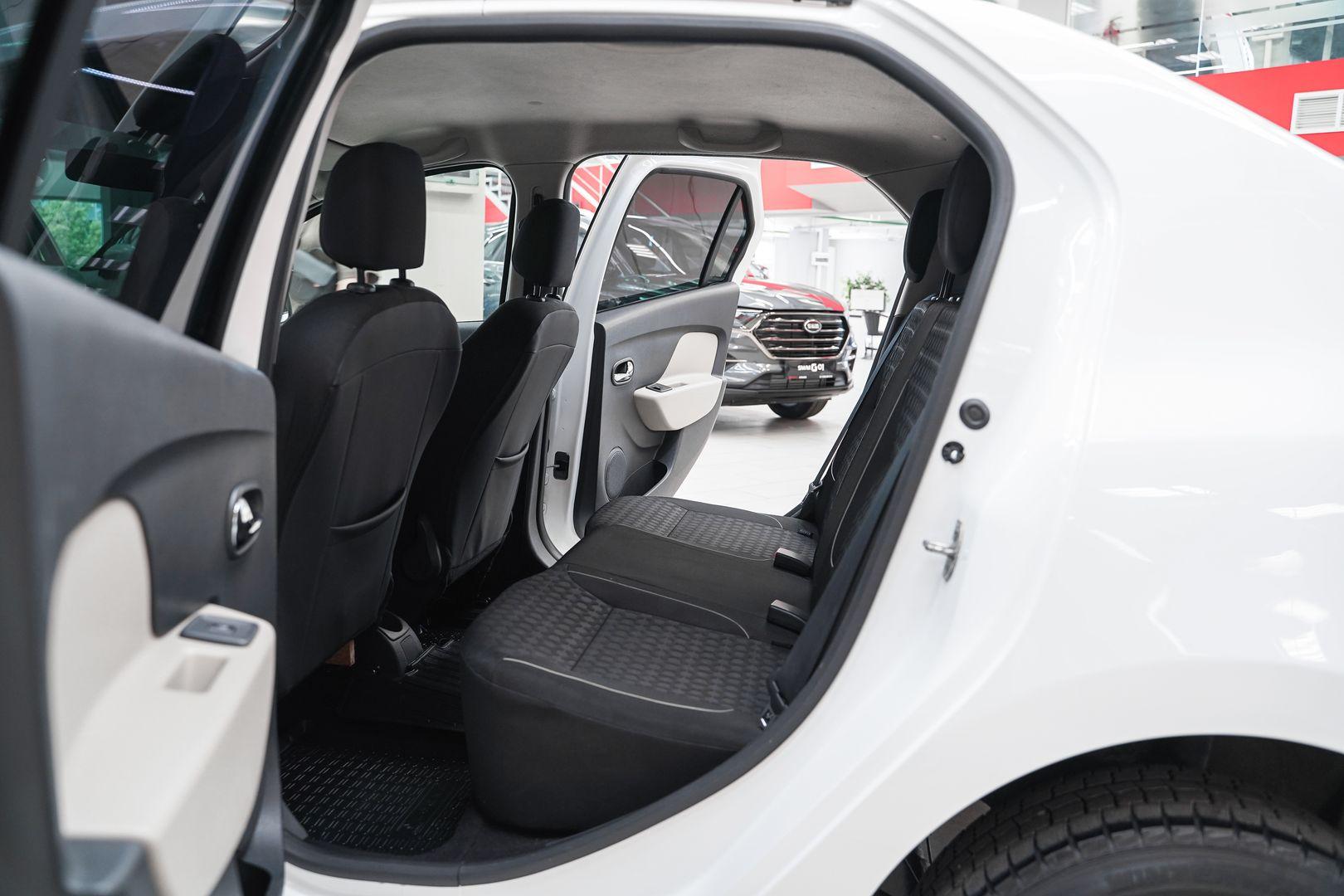 Renault Logan 2014, белый, ДЦ Орехово