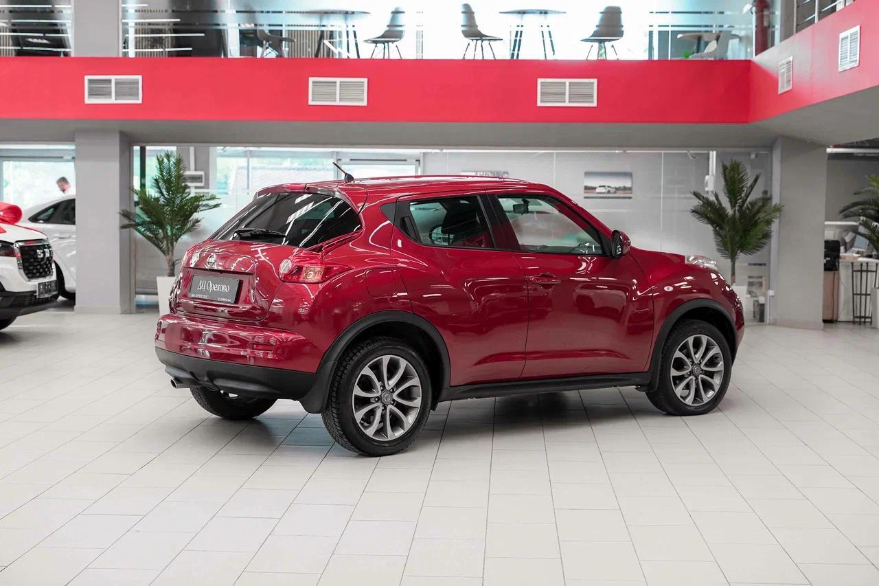 Nissan Juke 2013, красный, ДЦ Орехово