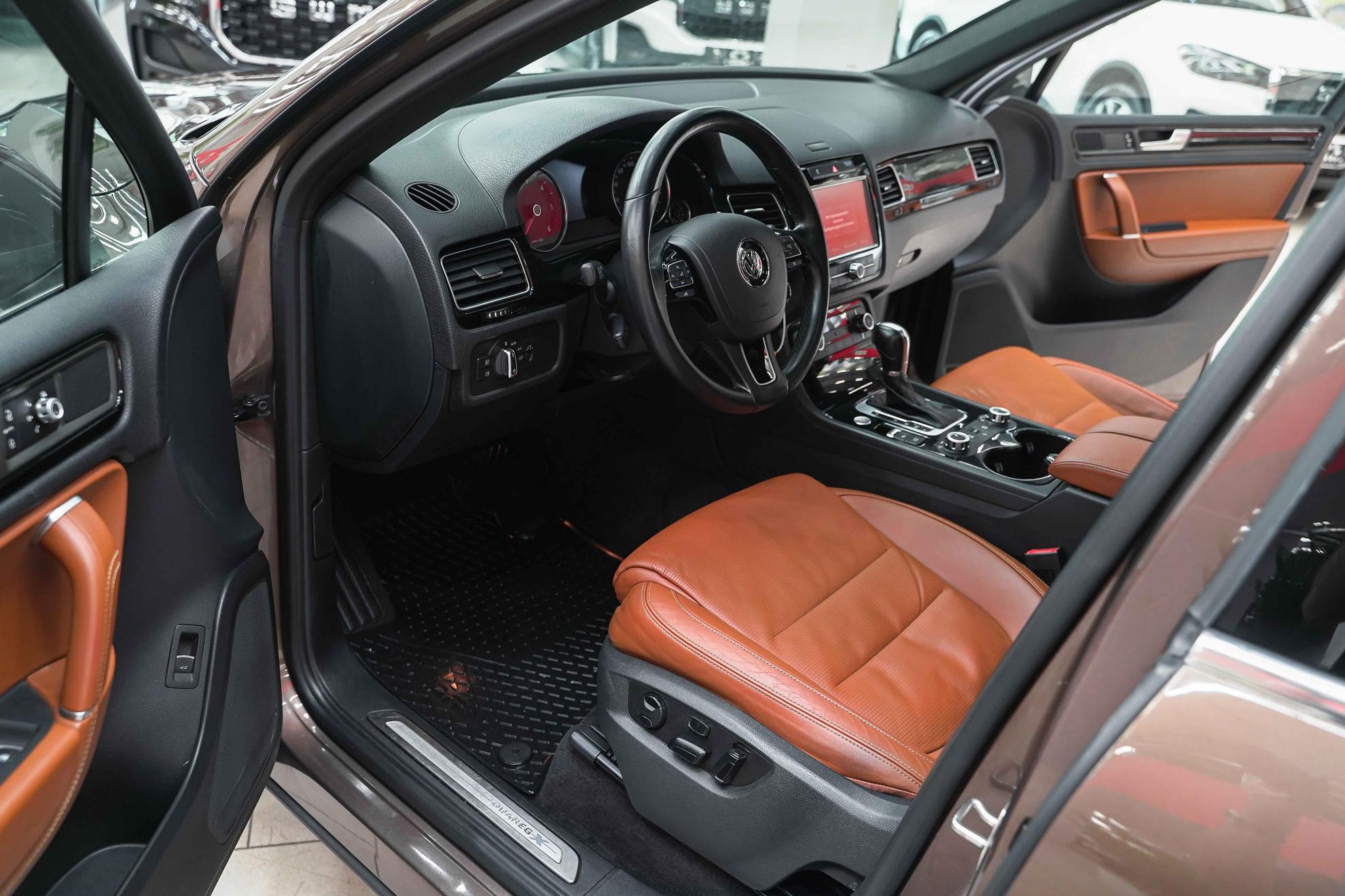 Volkswagen Touareg 2014, коричневый, ДЦ Орехово