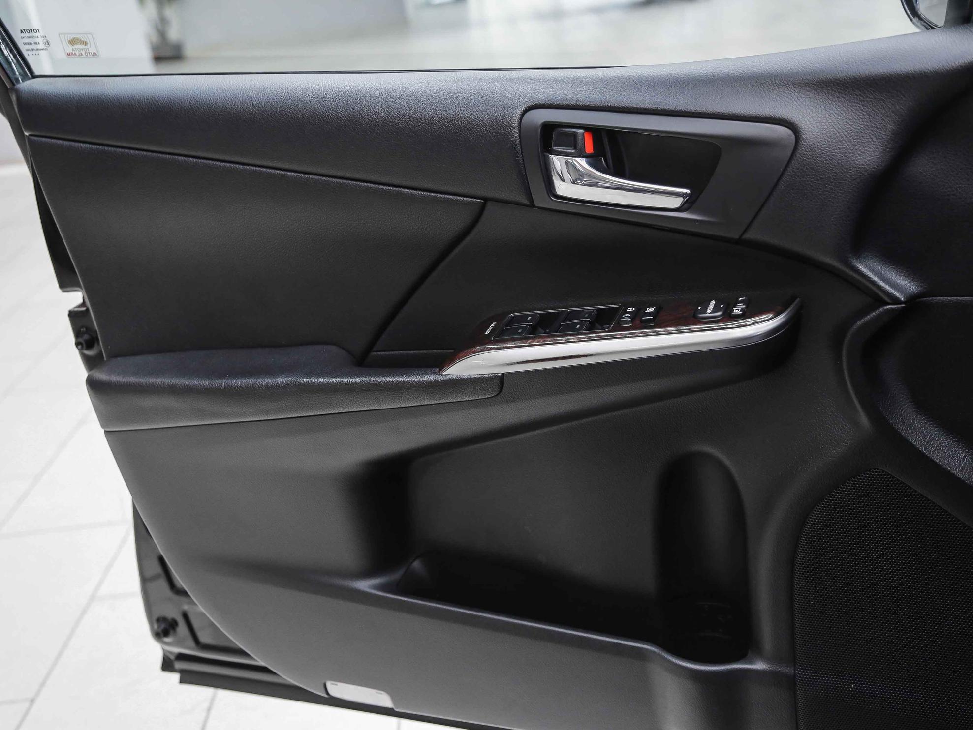 Toyota Camry 2016, черный, ДЦ Орехово